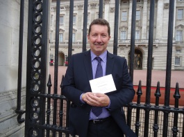 Michael Mahoney at the gates of Buckingham Palace